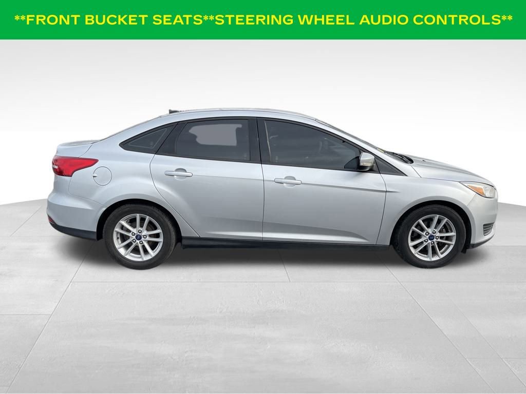 Used 2017 Ford Focus SE image 4