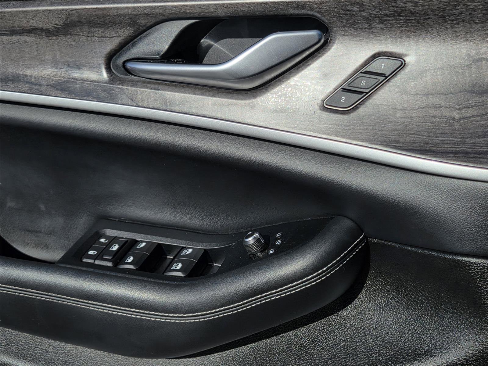 Used 2023 Jeep Grand Cherokee Limited AWD/4WD image 21