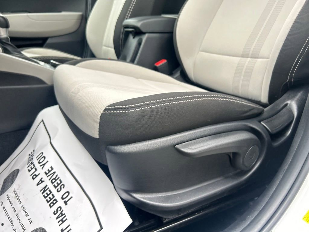 Used 2022 Hyundai Venue SEL image 12
