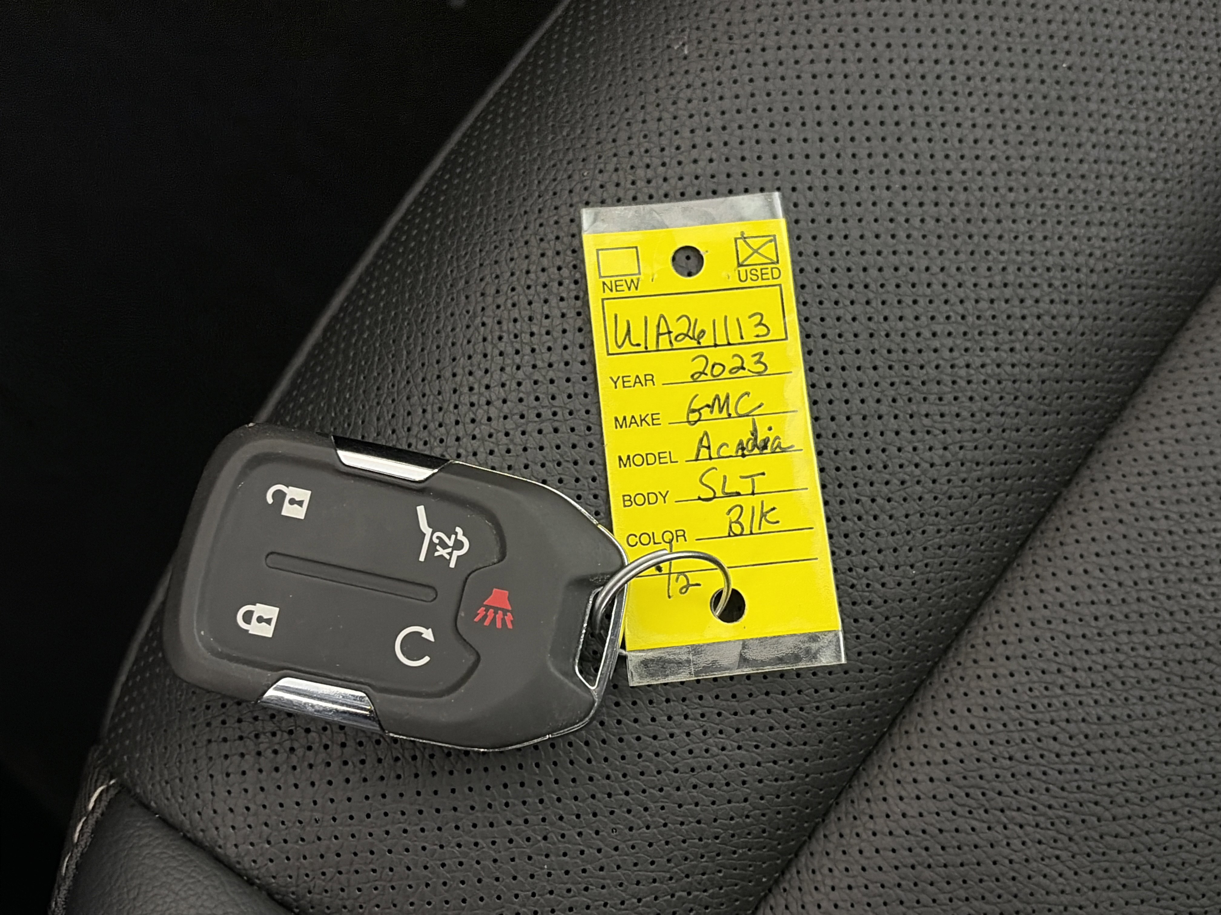 Used 2023 GMC Acadia SLT w/ Preferred Package image 37