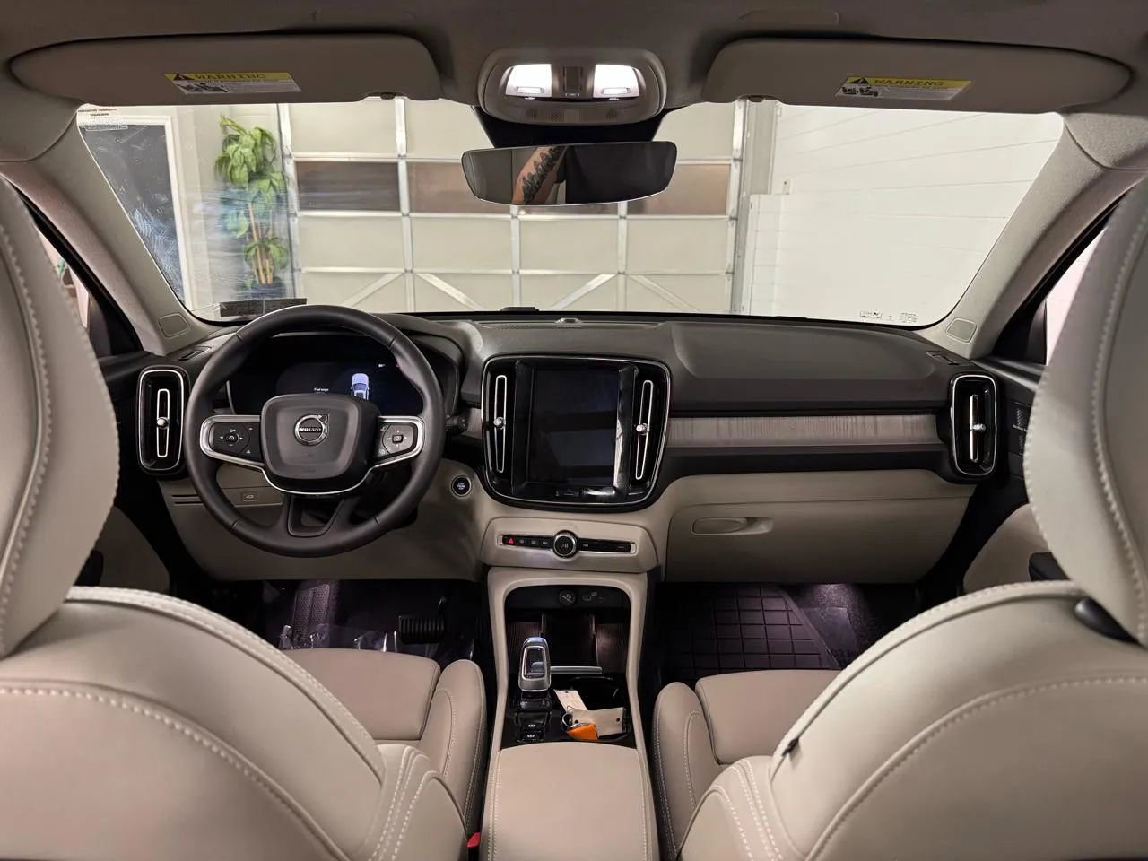 Used 2024 Volvo XC40 B5 Ultimate w/ Climate Package AWD/4WD image 31