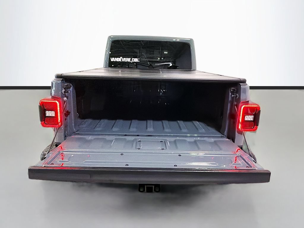 Used 2025 Jeep Gladiator Rubicon w/ Convenience Group AWD/4WD image 27