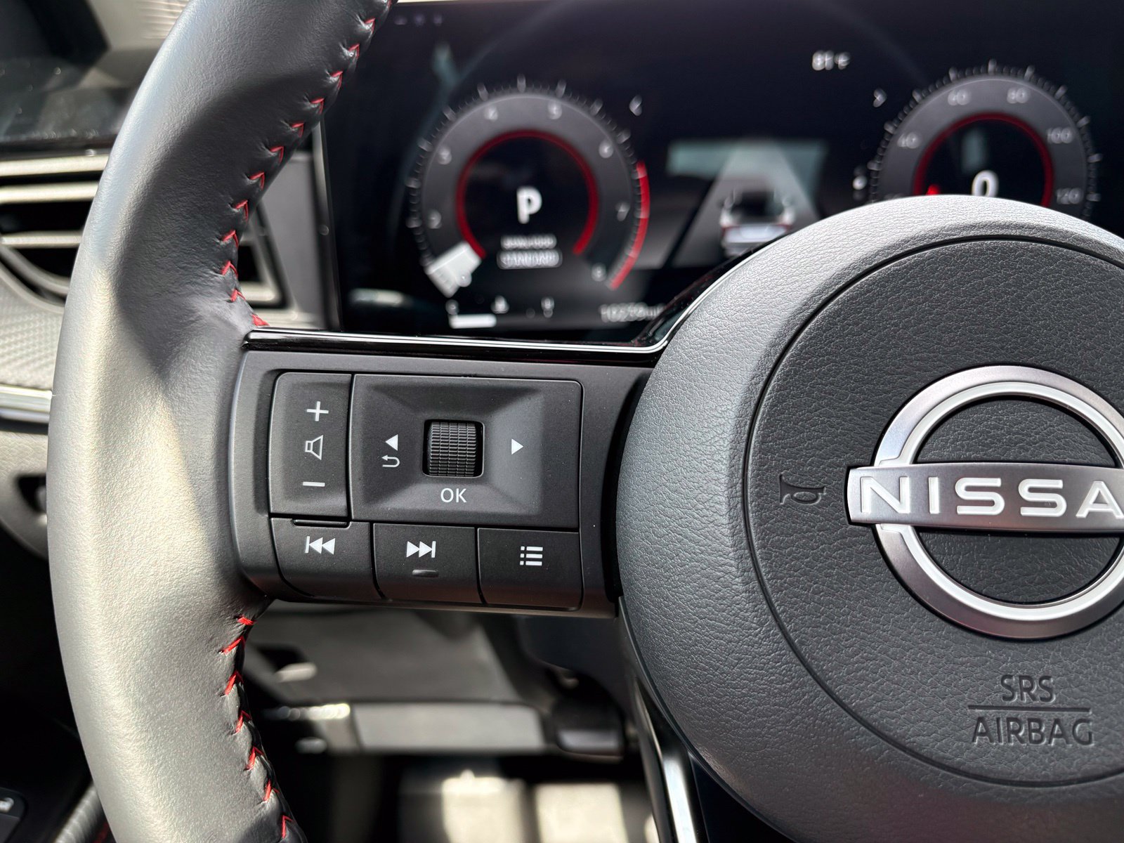 Used 2025 Nissan Kicks SR AWD/4WD image 15