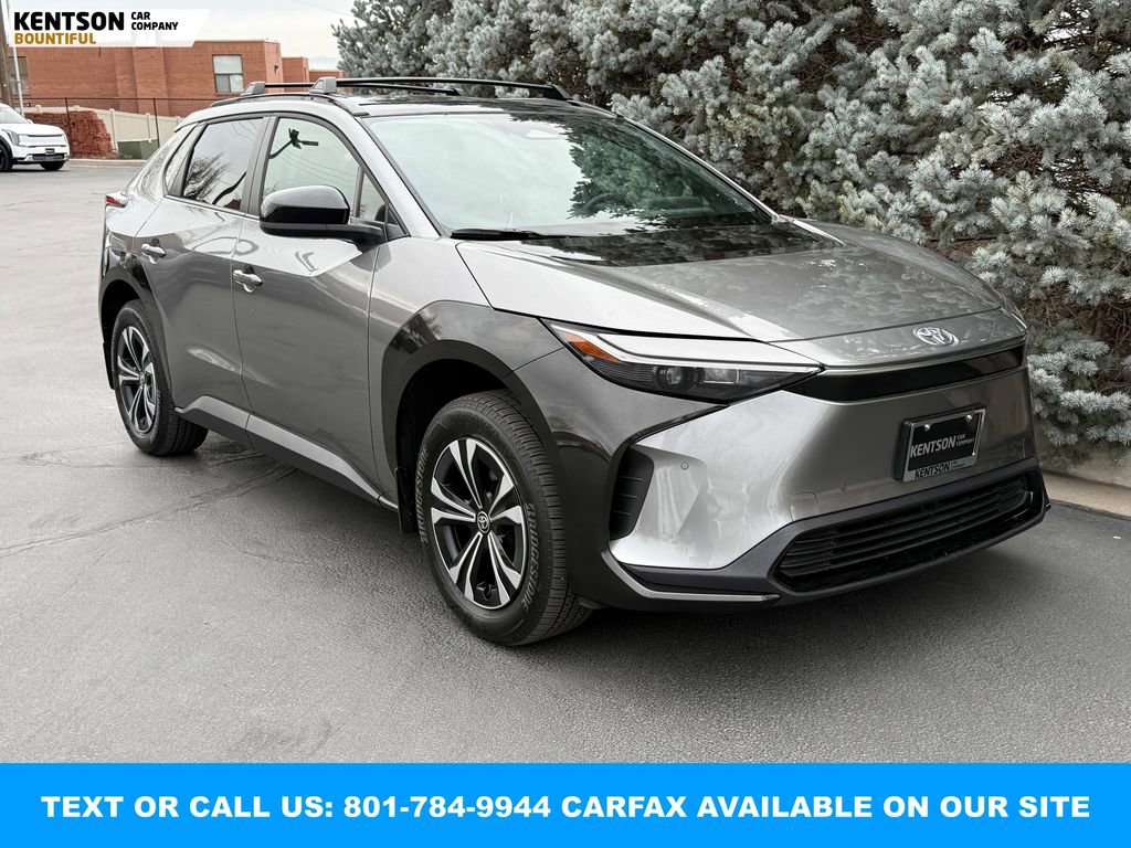 Used 2025 Toyota bZ4X FWD image 12