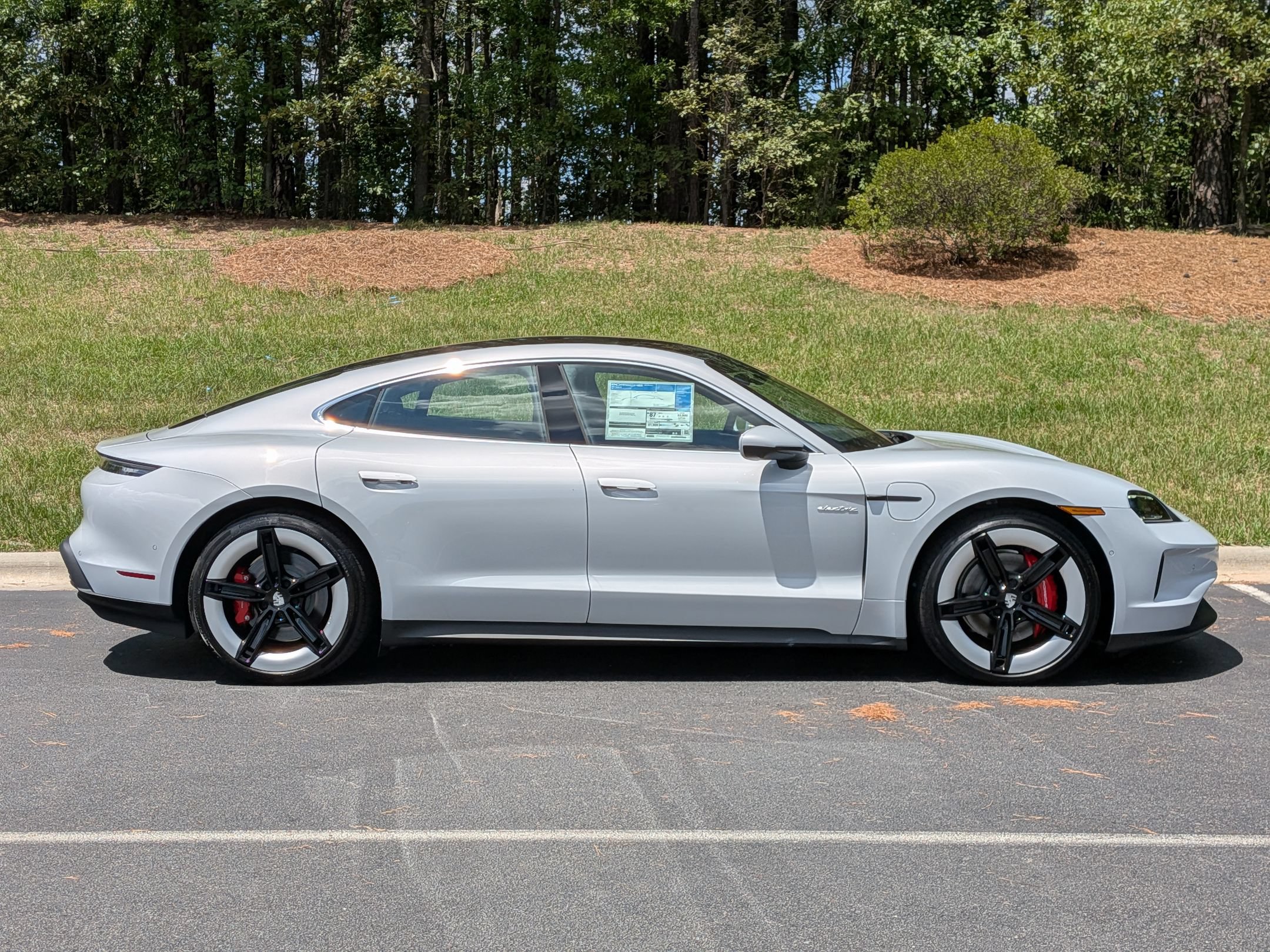 New 2026 Porsche Taycan 4S AWD/4WD image 32
