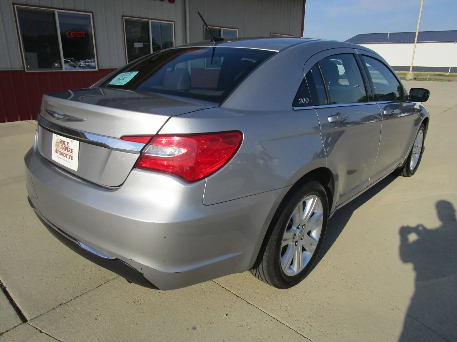 Used 2013 Chrysler 200 Touring w/ Cold Weather Group FWD image 9
