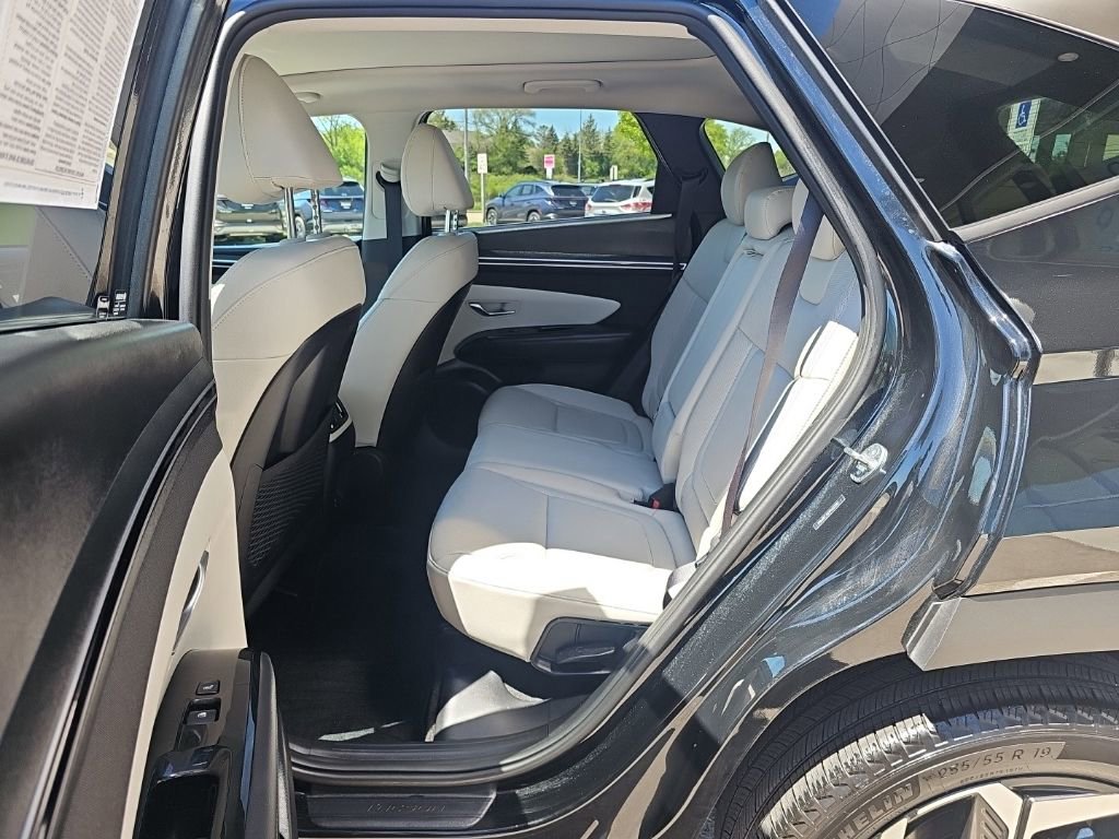 Certified 2023 Hyundai Tucson Limited AWD/4WD image 29