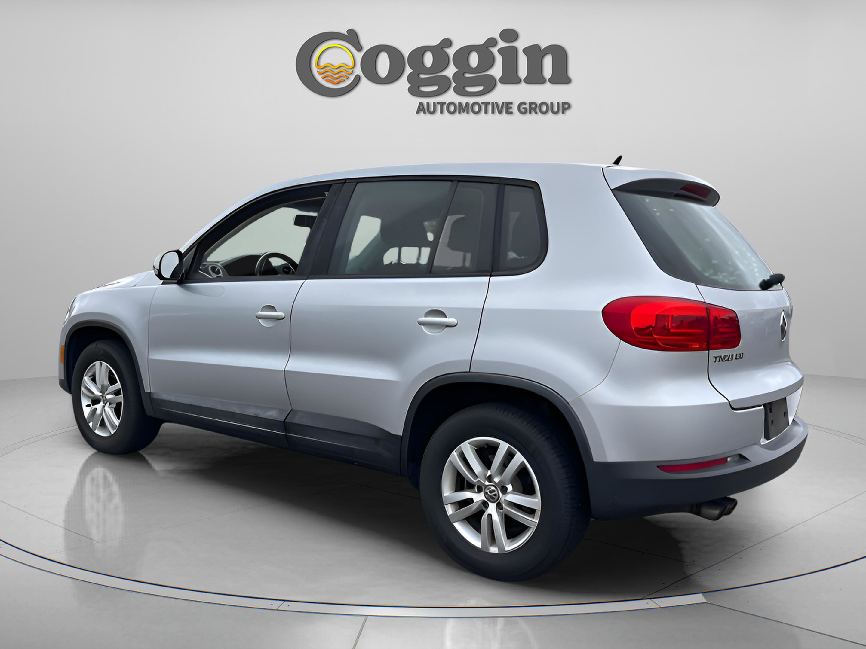 Used 2013 Volkswagen Tiguan S image 3