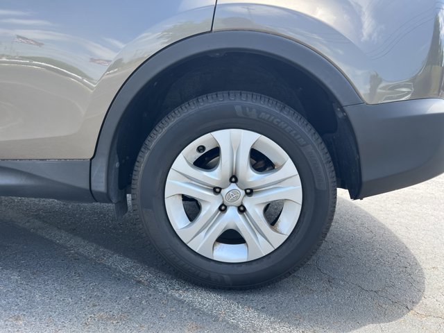 Used 2015 Toyota RAV4 LE FWD image 26