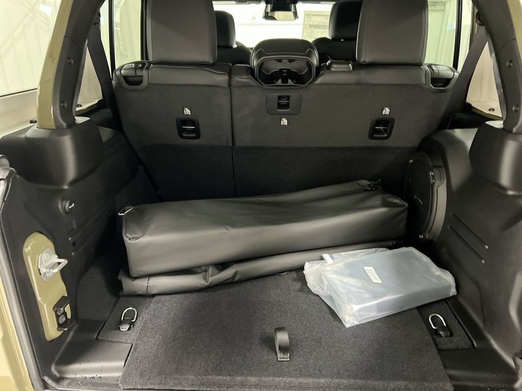 New 2026 Jeep Wrangler Unlimited Sahara AWD/4WD image 21