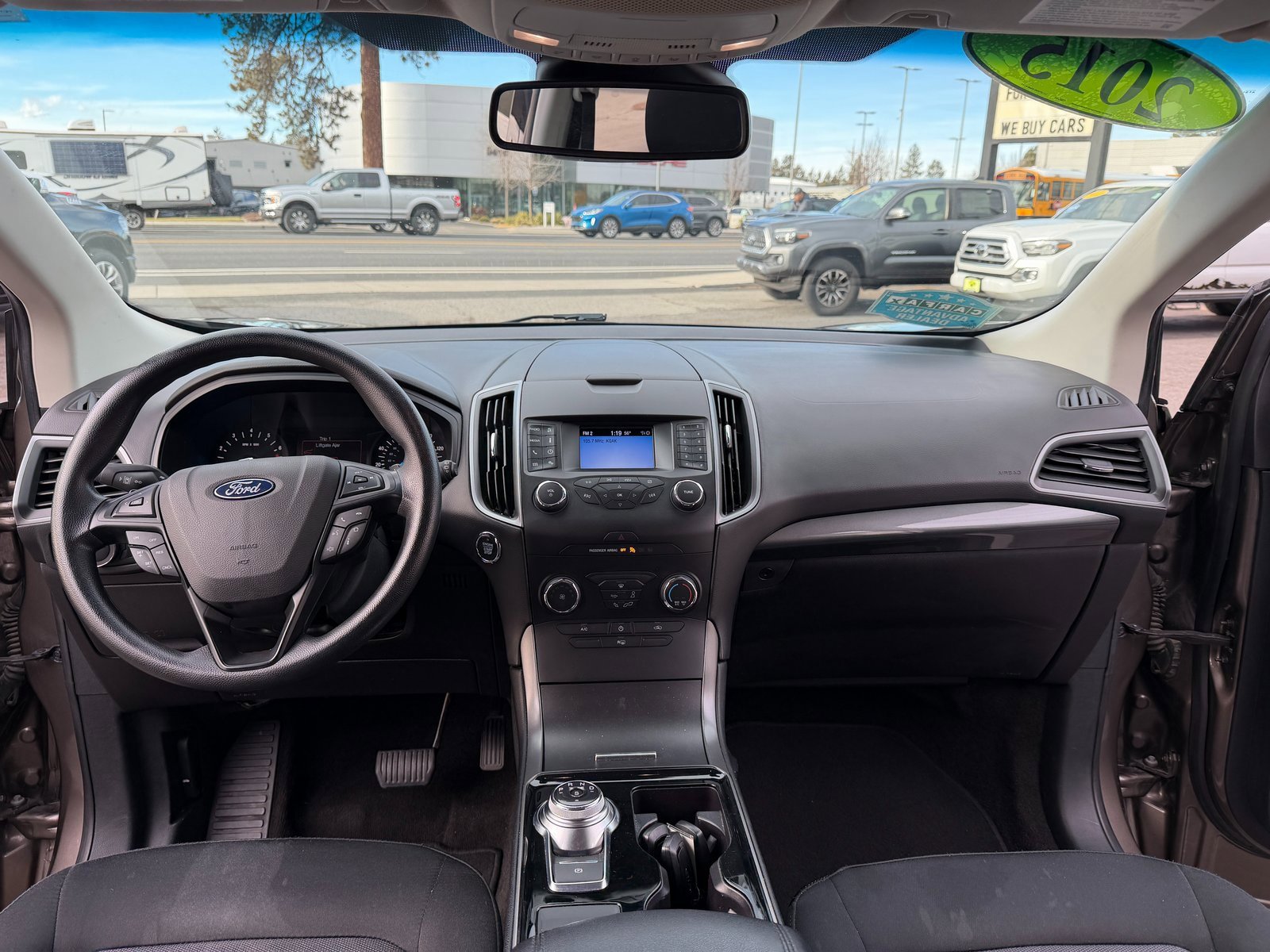 Used 2019 Ford Edge SE image 9