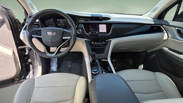 Used 2021 Cadillac XT6 Premium Luxury w/ LPO, Radiant Package FWD image 16