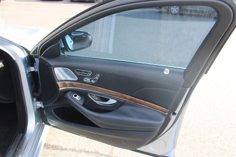 Used 2015 Mercedes-Benz S 550 4MATIC Sedan image 16