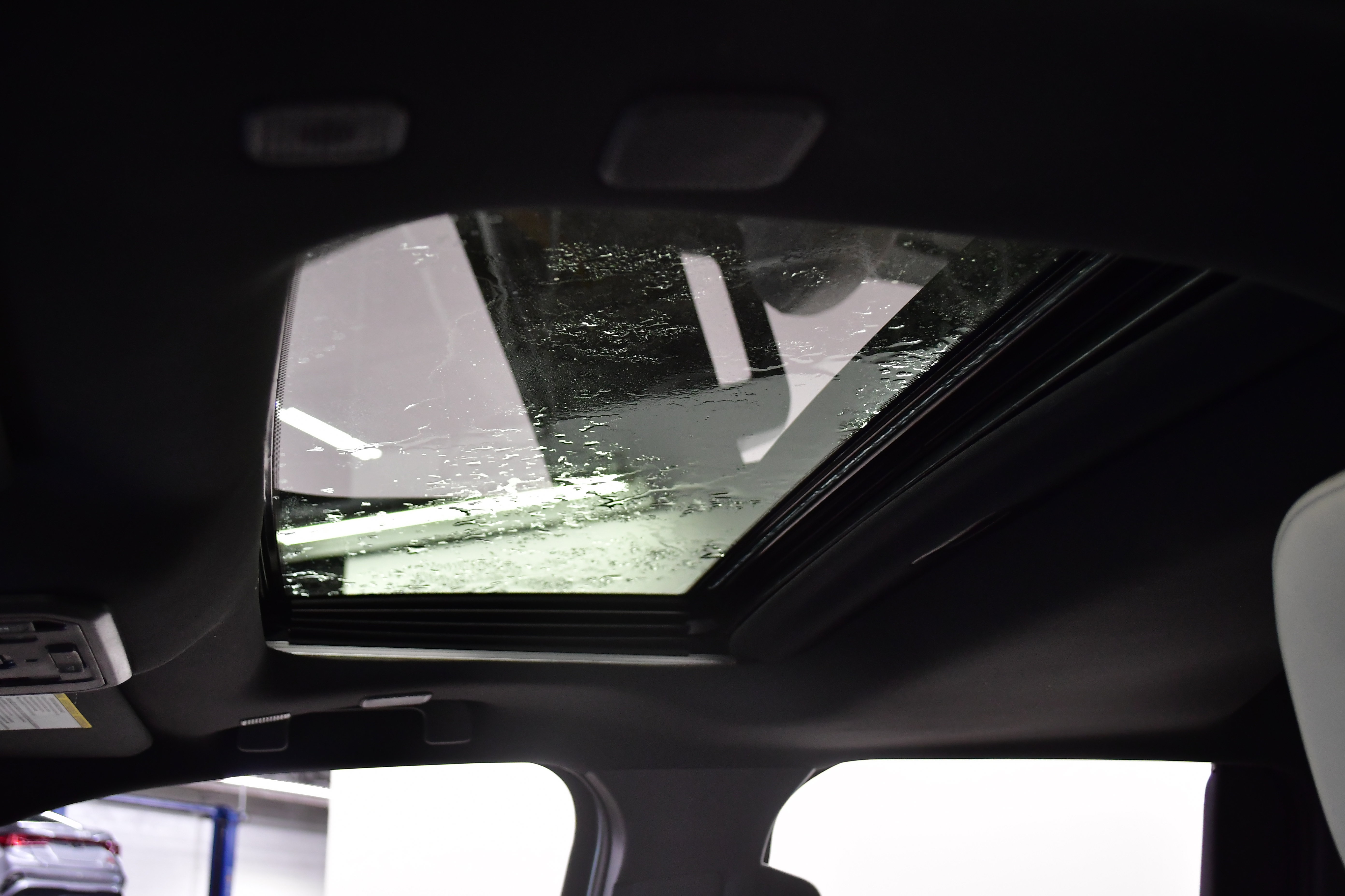 Used 2024 Toyota Tacoma Limited w/ Limited Package (LT) image 23