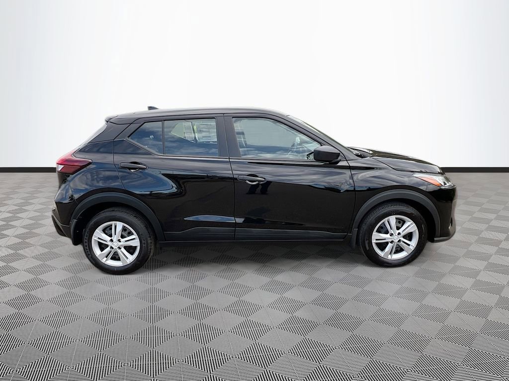Used 2025 Nissan Kicks Play S FWD image 8