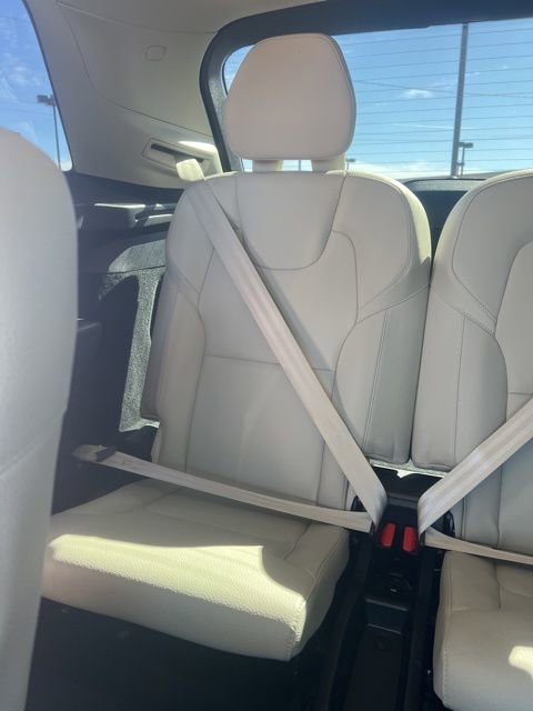 Used 2023 Volvo XC90 B6 Plus w/ Protection Package Premier image 28