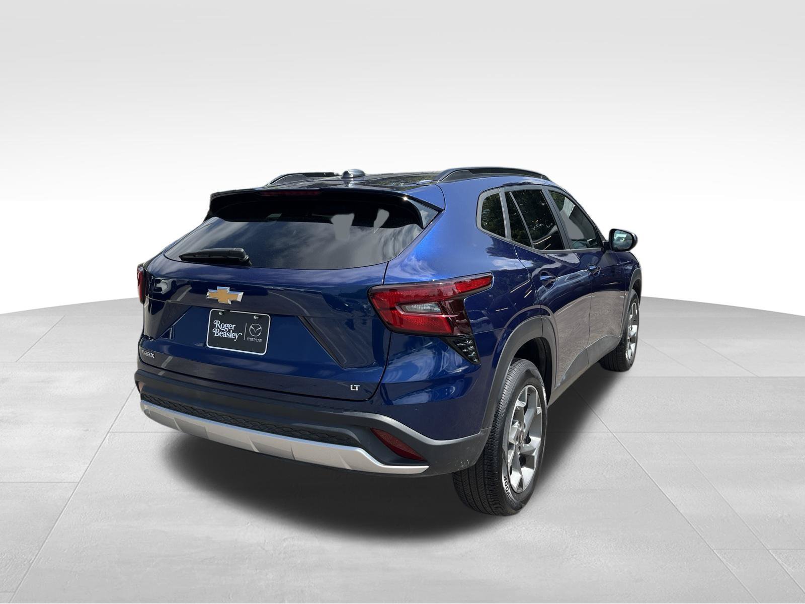 Used 2024 Chevrolet Trax LT w/ Driver Confidence Package FWD image 5