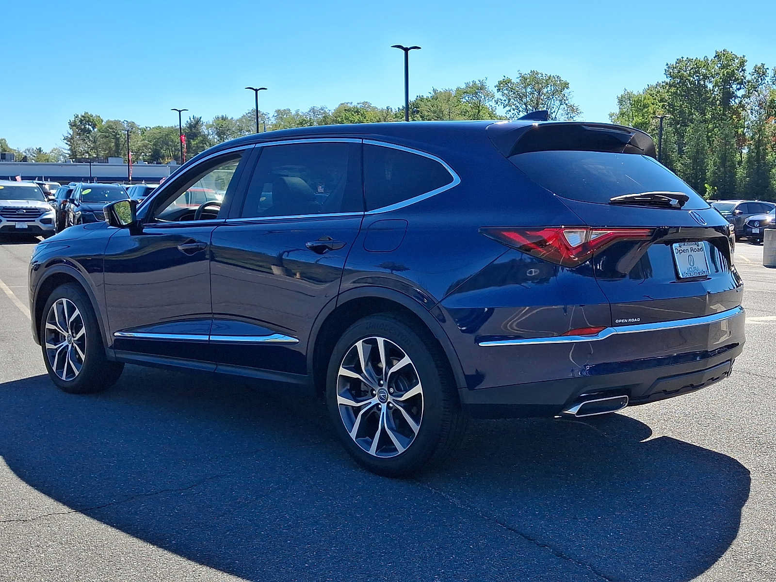Certified 2024 Acura MDX w/ Technology Package AWD/4WD image 4