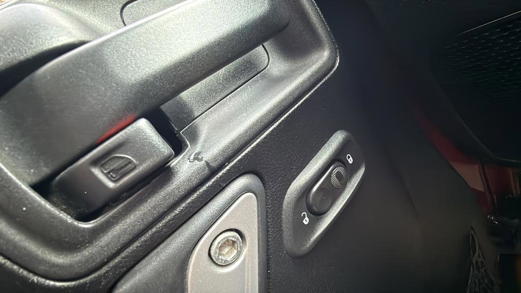 Used 2012 Jeep Wrangler Unlimited Sahara image 18