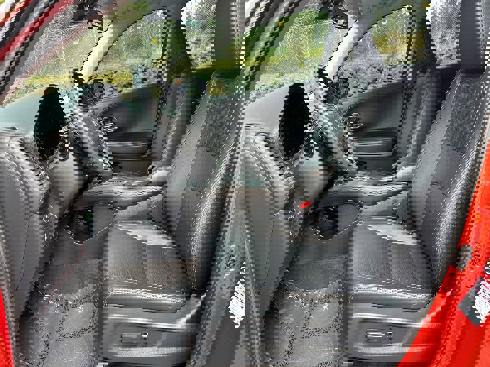 Used 2020 Honda HR-V Touring image 14