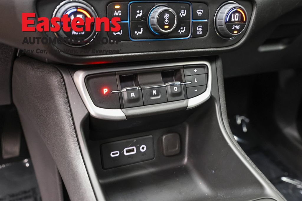 Used 2023 GMC Terrain SLE w/ Driver Convenience Package AWD/4WD image 15