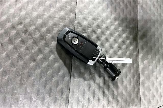 Used 2020 Ford Escape SE image 29