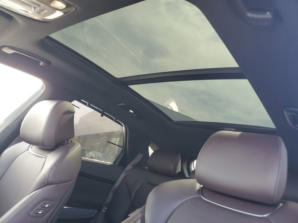 Used 2023 Genesis GV70 2.5T w/ Advanced Package AWD/4WD image 26