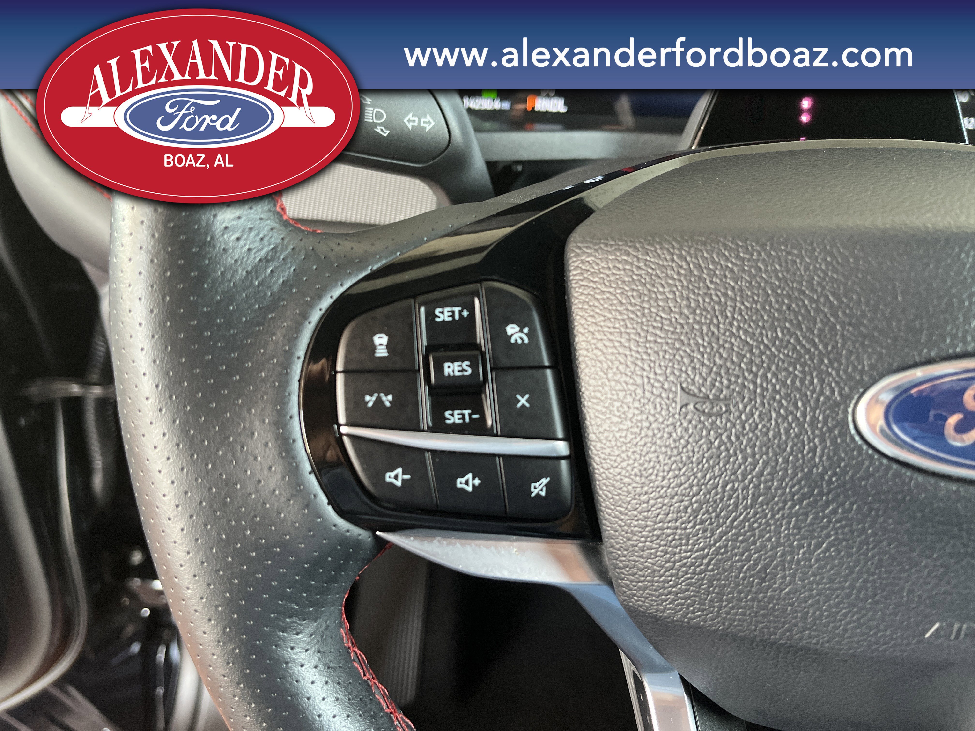 Used 2025 Ford Explorer ST-Line w/ ST-Line Street Pack image 27