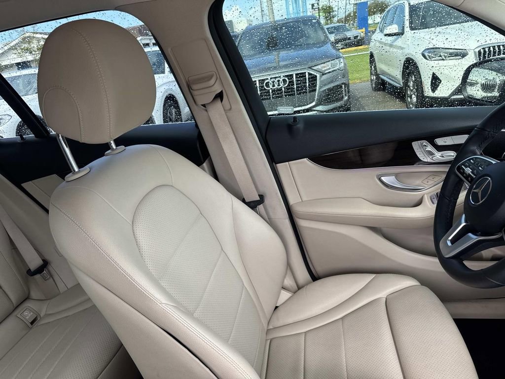 Used 2022 Mercedes-Benz GLC 300 image 12