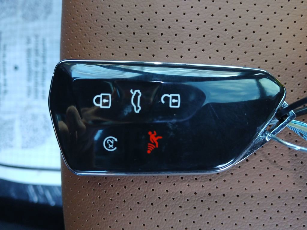 New 2026 Volkswagen Tiguan SEL R-Line image 29