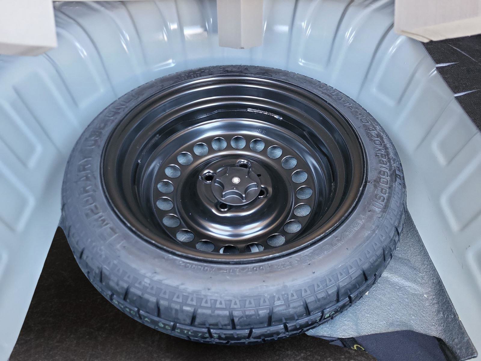 New 2025 Nissan Versa SR w/ Trunk Package image 28