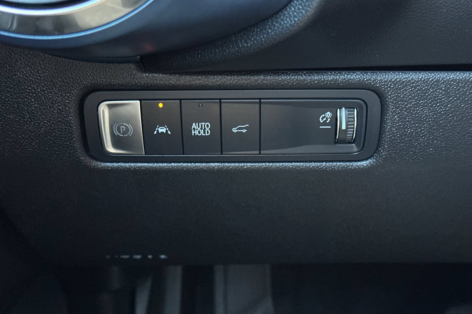 Used 2024 Chevrolet Equinox EV LT FWD image 34