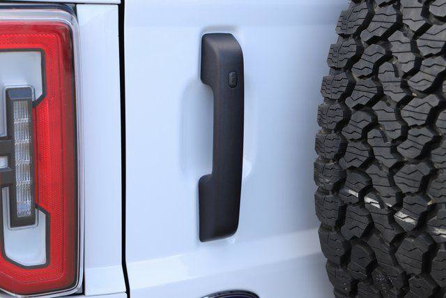 New 2025 Ford Bronco Badlands image 7