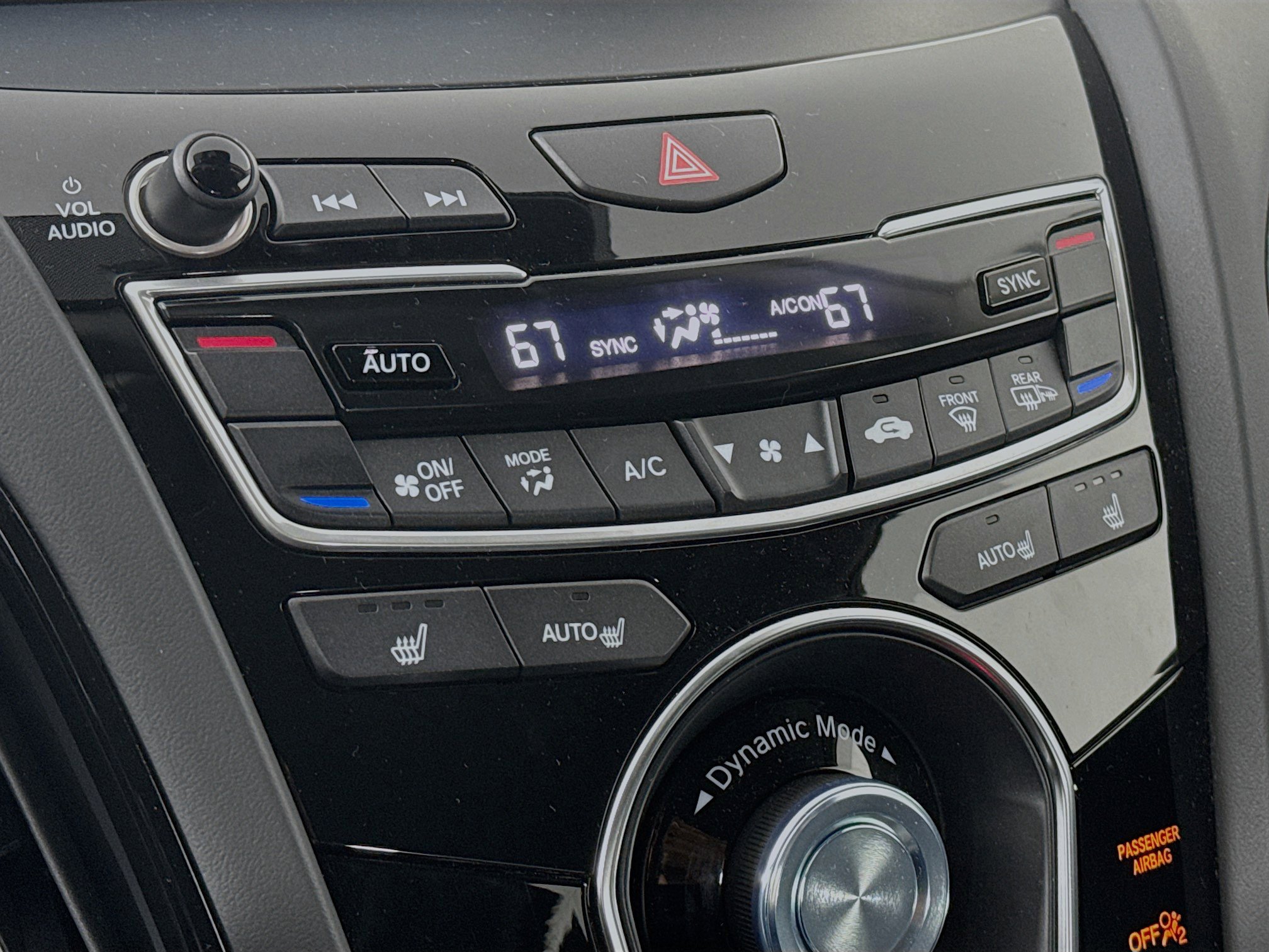 Used 2025 Acura RDX SH-AWD w/ Technology Package image 16