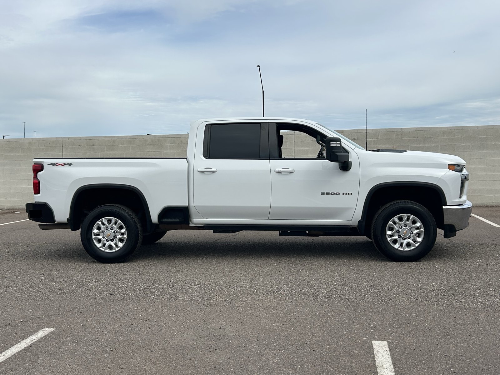 Used 2022 Chevrolet Silverado 3500 LT w/ Convenience Package AWD/4WD image 6