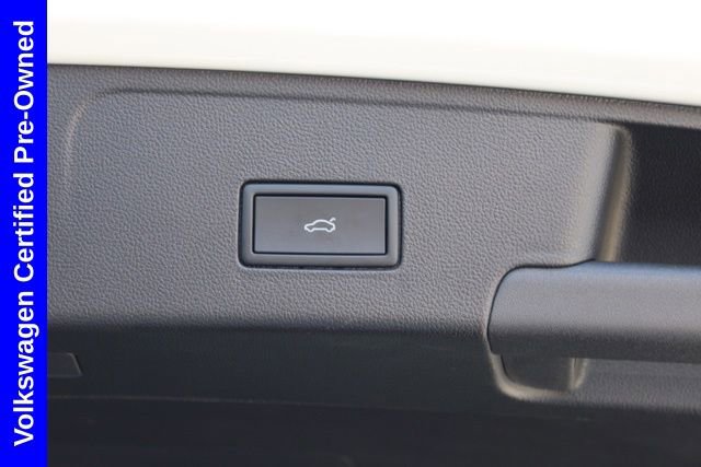 Used 2025 Volkswagen Atlas Cross Sport SE w/ Panoramic Sunroof Package image 12