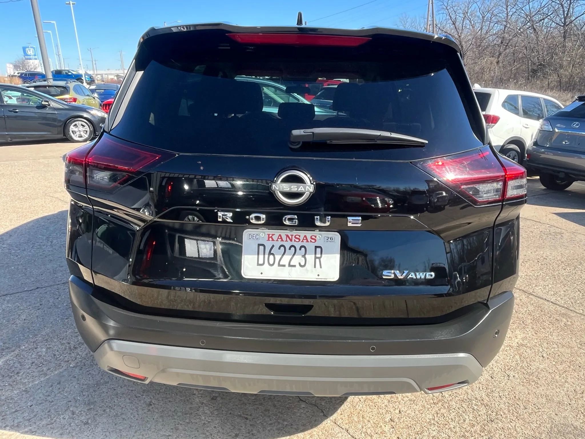 Used 2023 Nissan Rogue SV image 10