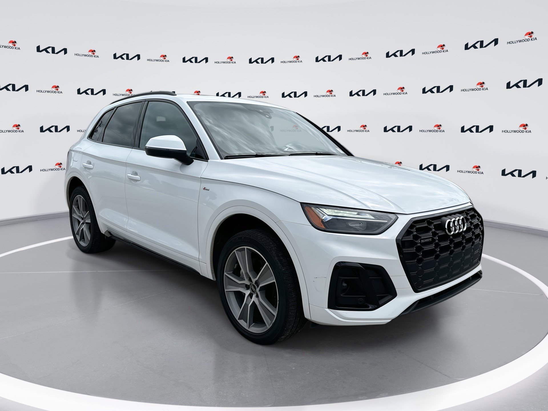Used 2025 Audi Q5 2.0T Premium image 1