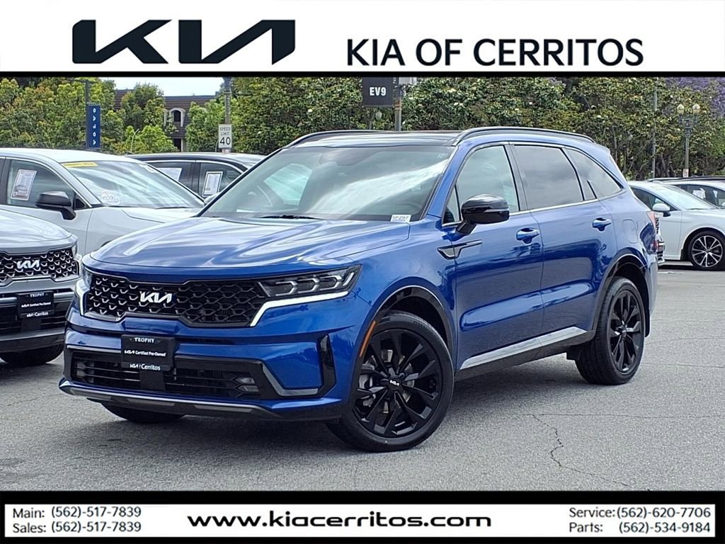 Certified 2022 Kia Sorento SX FWD image 1