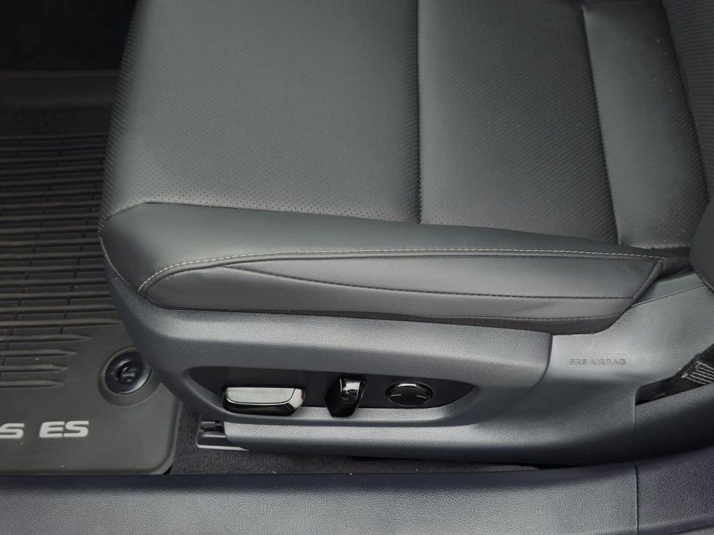 Used 2025 Lexus ES 350 w/ Premium Package FWD image 13