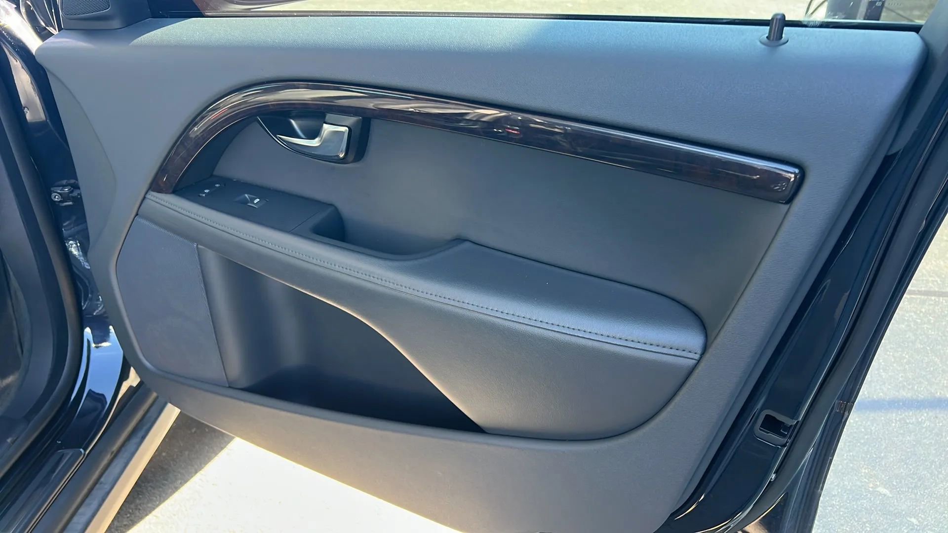 Used 2016 Volvo XC70 T5 Premier w/ Proximity Package AWD/4WD image 20