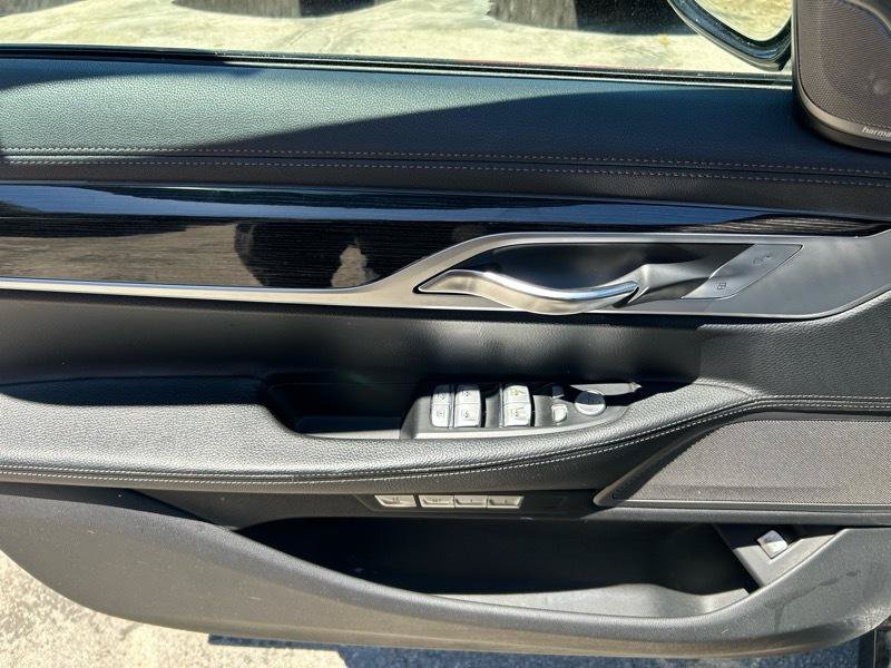 Used 2018 BMW 740i RWD image 7