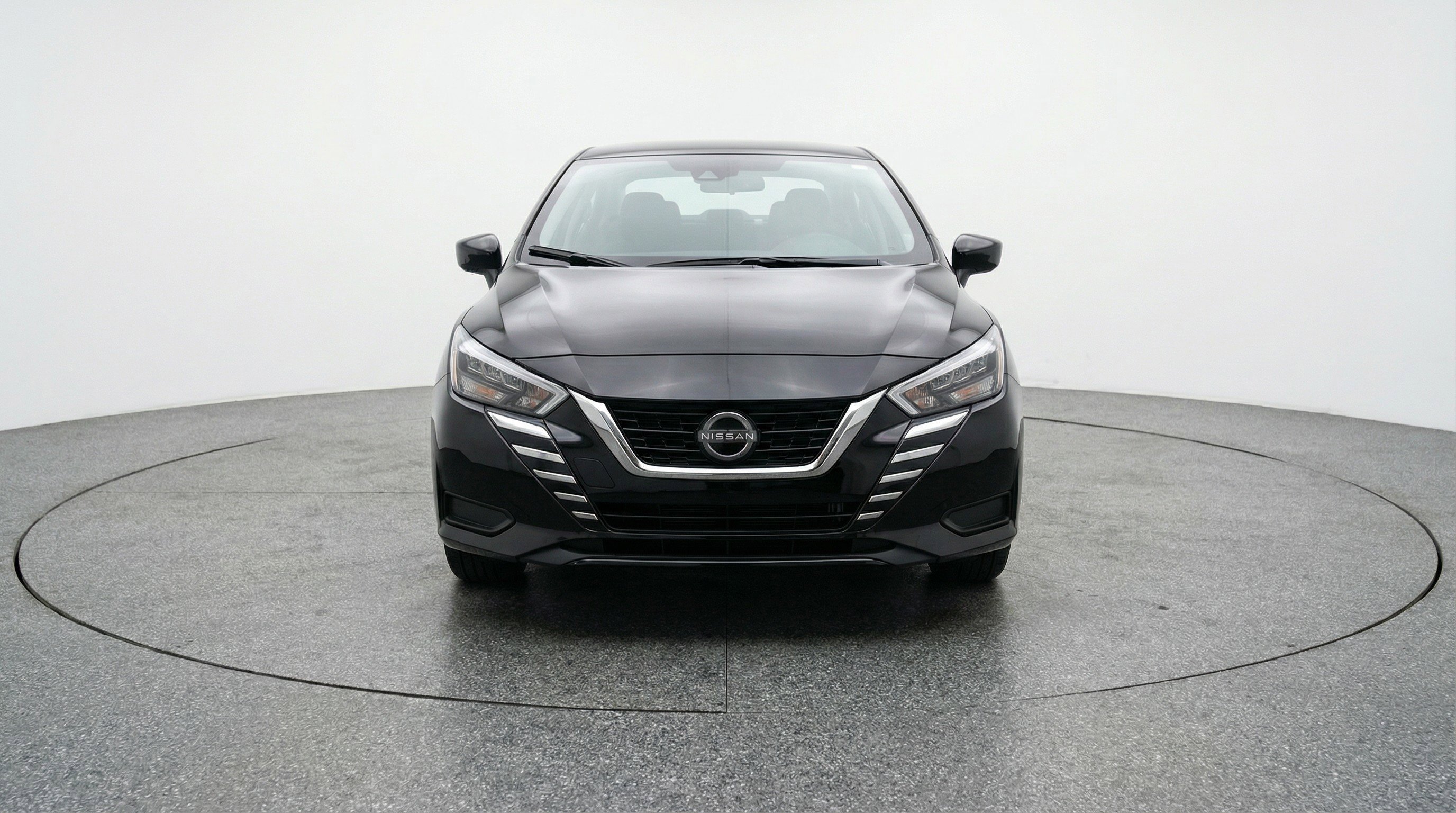 Used 2025 Nissan Versa SV image 2