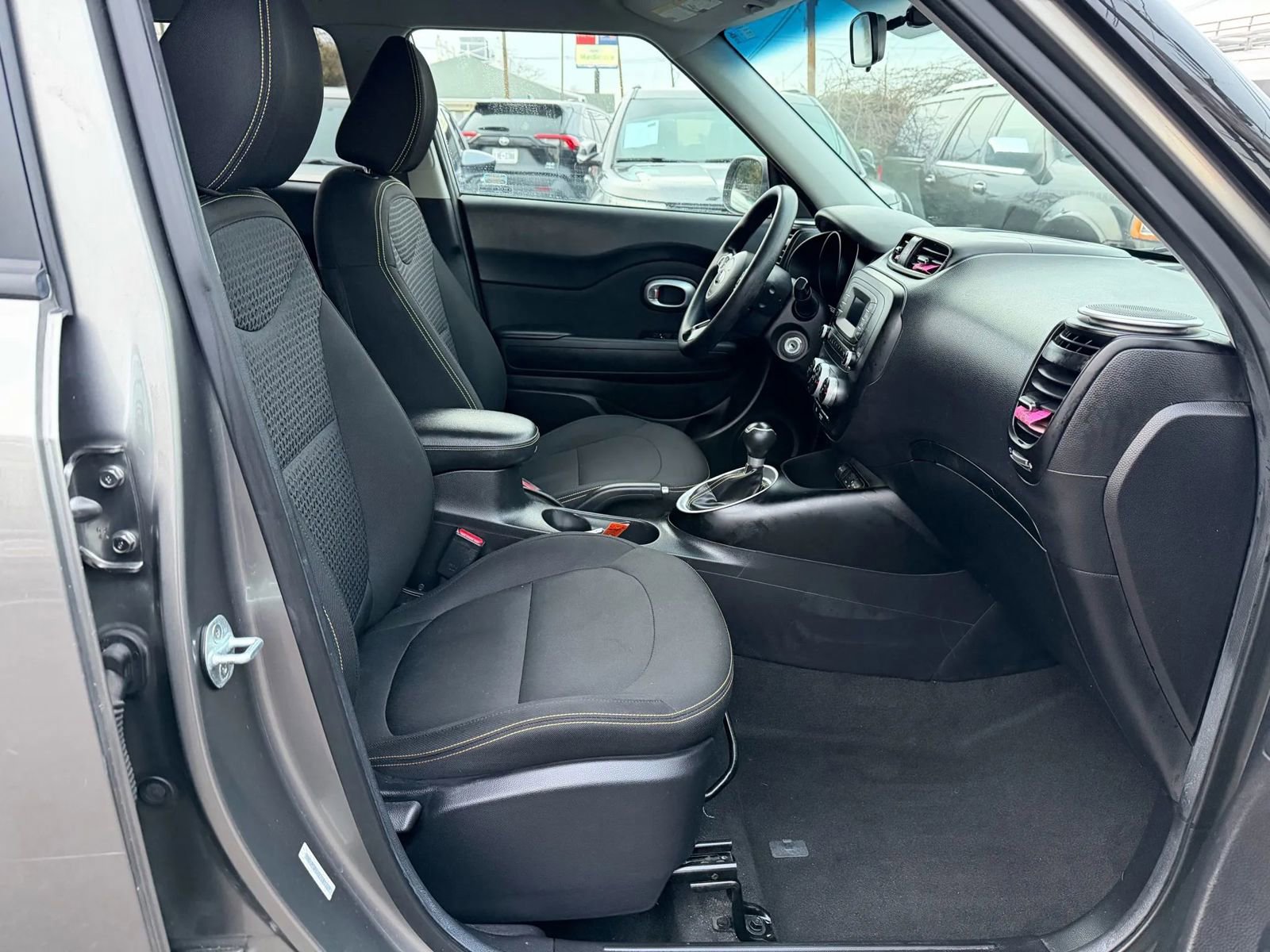 Used 2014 Kia Soul + FWD image 25