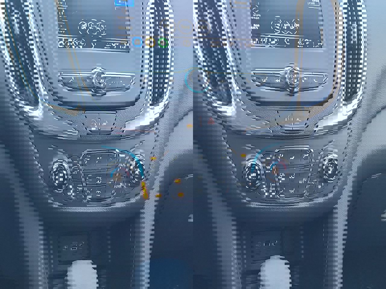 Used 2024 Chevrolet Equinox LT image 18