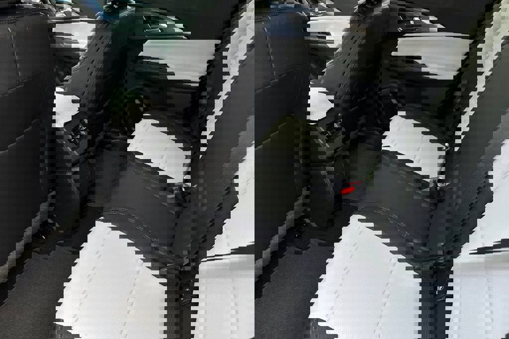 New 2026 Chevrolet Equinox EV LT w/ LPO, Blackout Package image 12