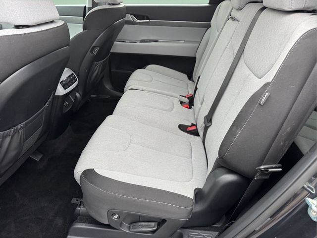 Used 2023 Hyundai Palisade SE w/ Cargo Package FWD image 16