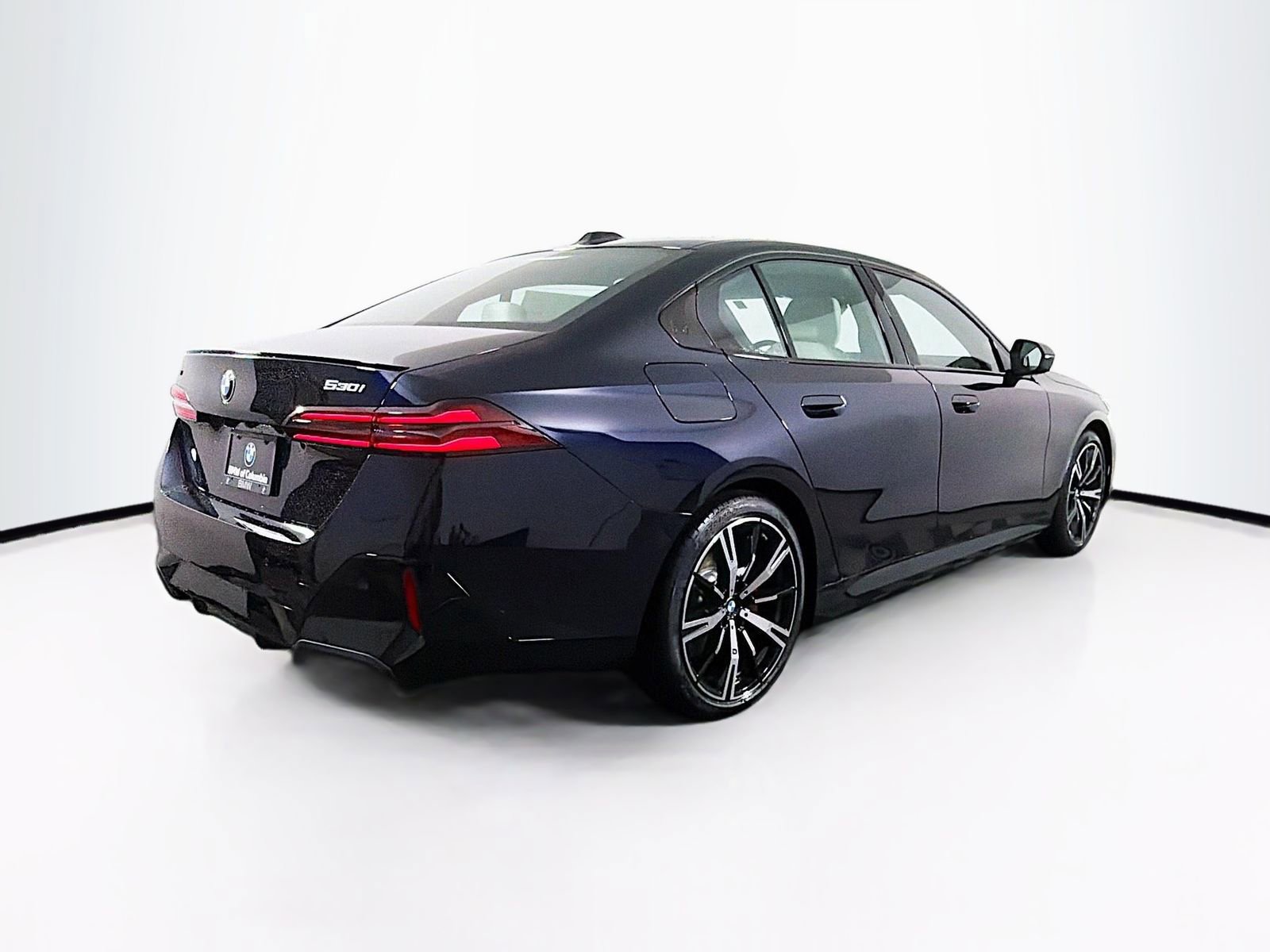 New 2026 BMW 530i xDrive w/ M Sport Package AWD/4WD image 7