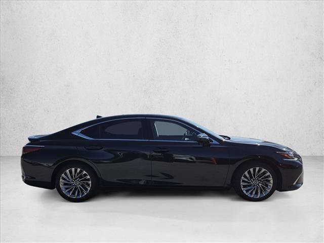 Used 2024 Lexus ES 300h w/ Accessory Package (Z2) FWD image 4