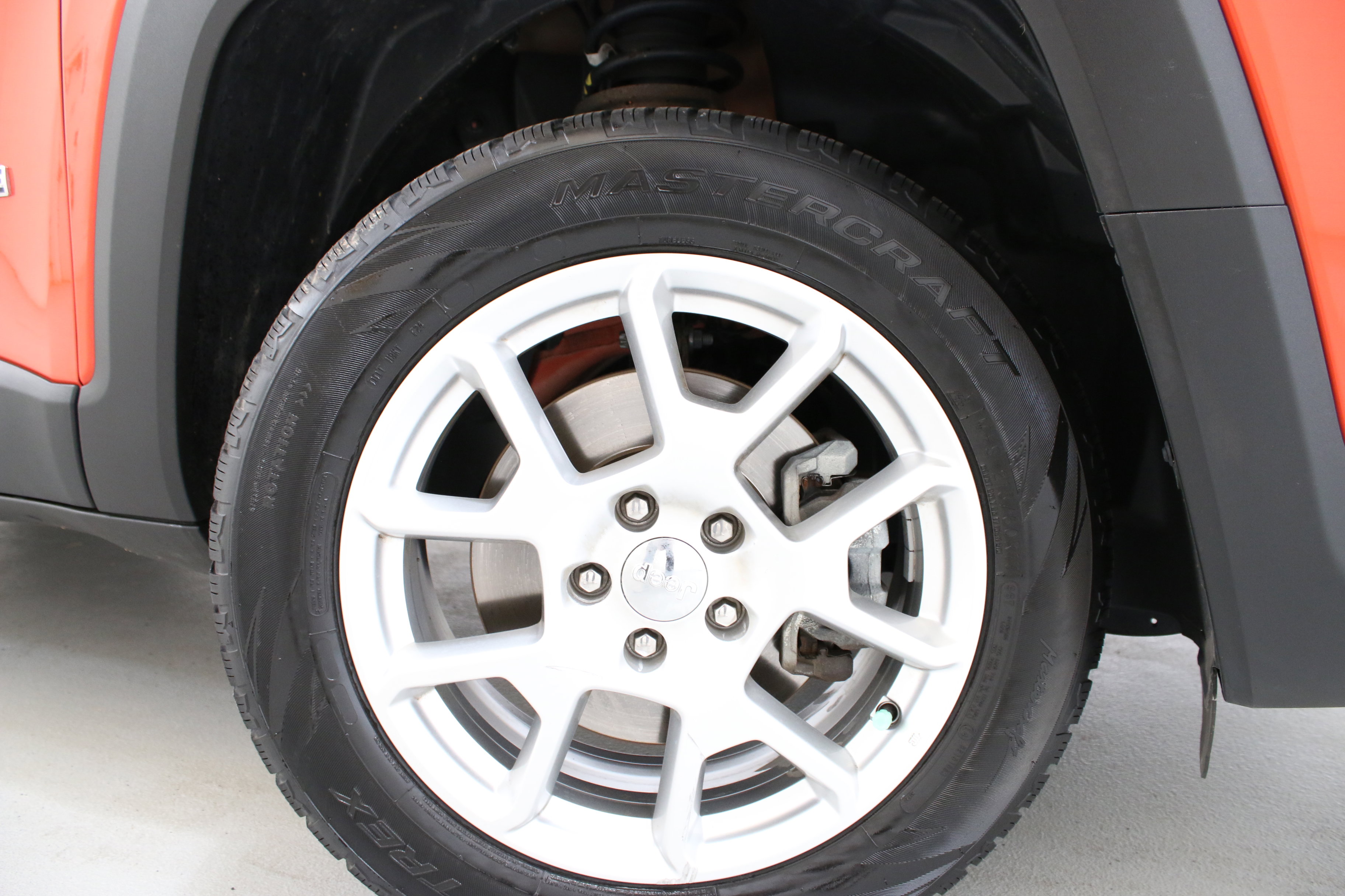 Used 2020 Jeep Renegade Latitude AWD/4WD image 32